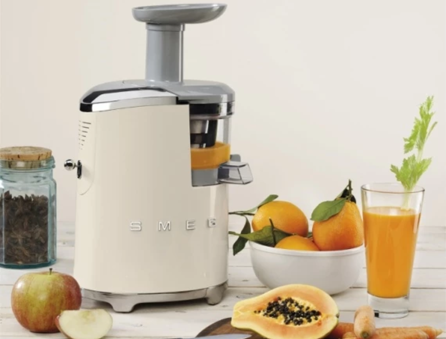 Smeg juice extractor: quality and vintage design in your kitchen!